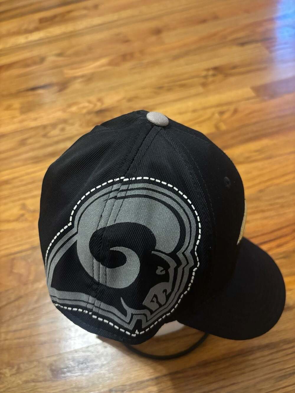 Reebok Los Angeles Rams Big Graphic Hat Size S/M Black NFL Fitted Cap